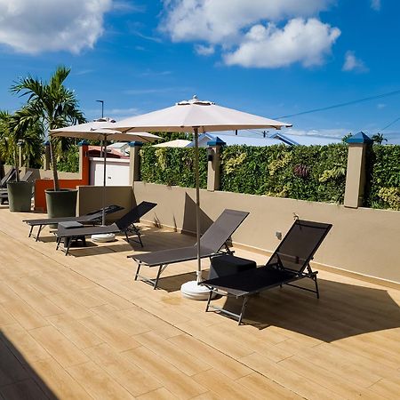 Evasion En Plein Coeur De La Ville Studio Jacuzzis Sauna Et Piscine Au Centre De Port-Louis Eksteriør bilde