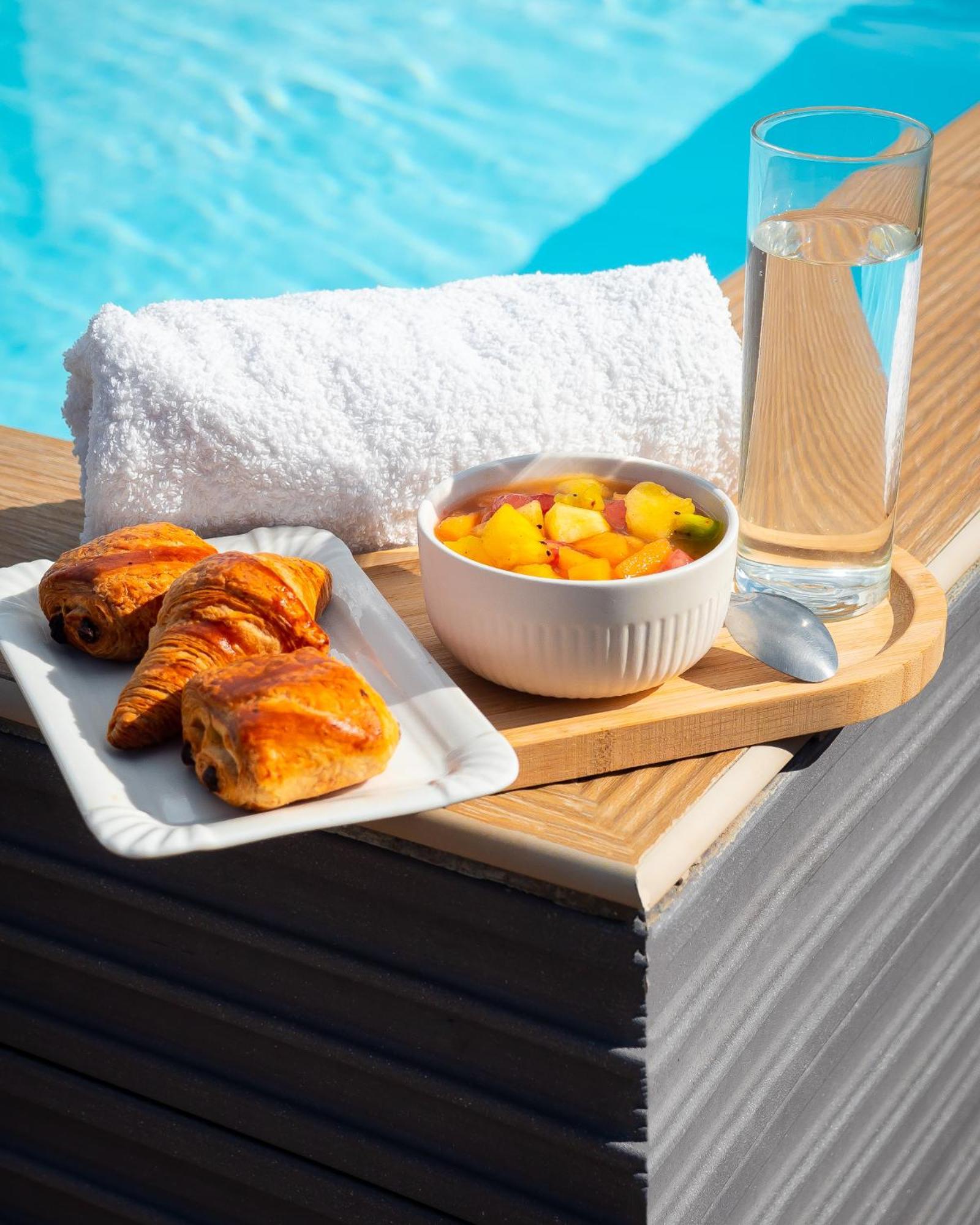 Evasion En Plein Coeur De La Ville Studio Jacuzzis Sauna Et Piscine Au Centre De Port-Louis Eksteriør bilde